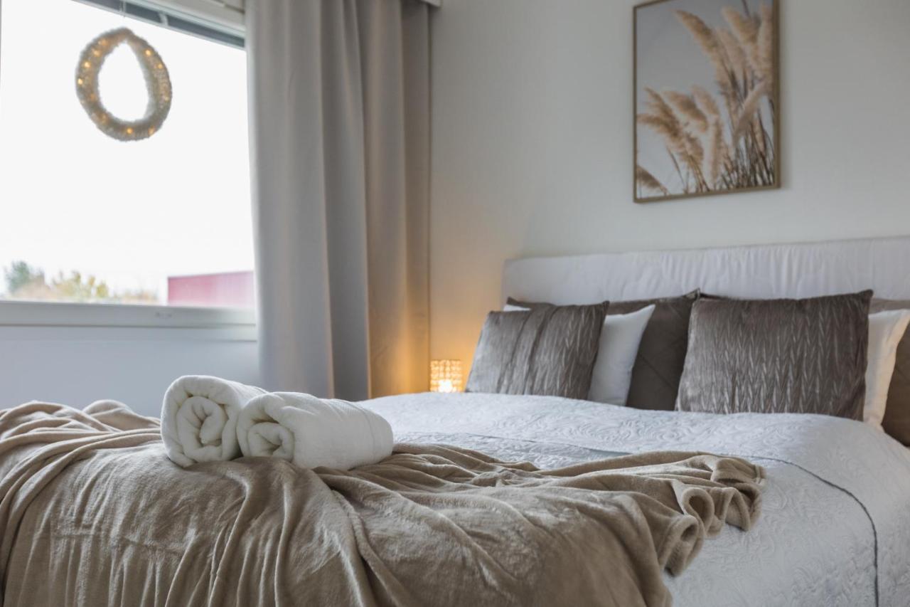 Penthouse With Sauna - King Size Bed - Free Wifi! โรวานิเอมิ ภายนอก รูปภาพ